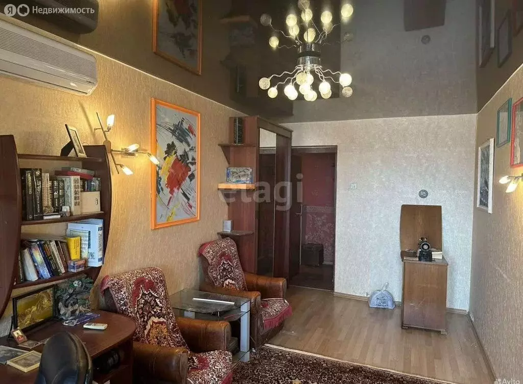 3-комнатная квартира: Воронеж, улица Черняховского, 1 (90.7 м) - Фото 1