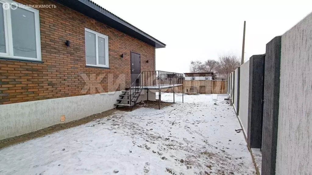 Дом в Усть-Абакан, улица Мира (180 м) - Фото 1