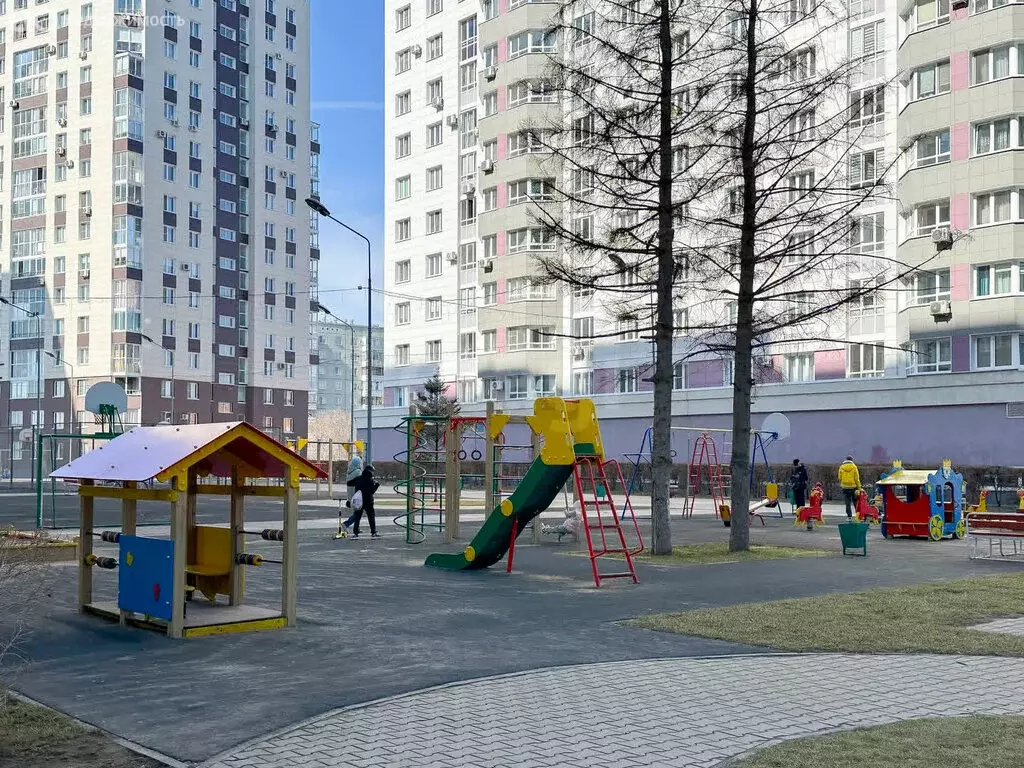 2-комнатная квартира: Омск, улица Конева, 8 (79.6 м) - Фото 1