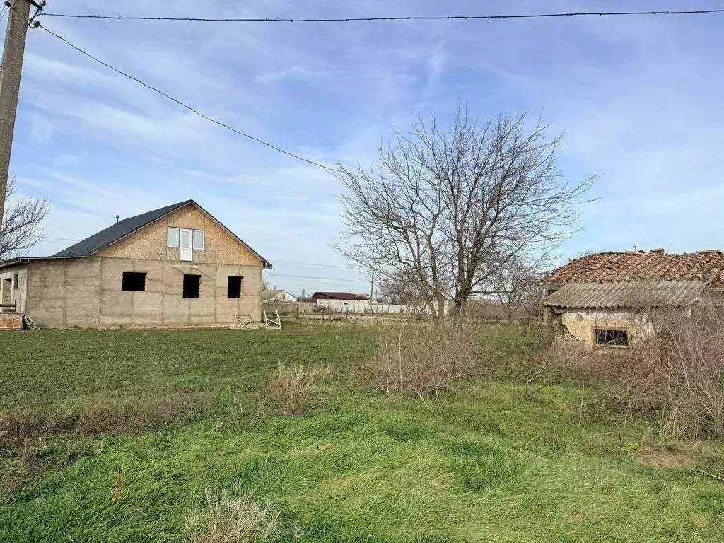 Участок в Крым, Кировский район, Первомайское с/пос, с. Первомайское ... - Фото 1
