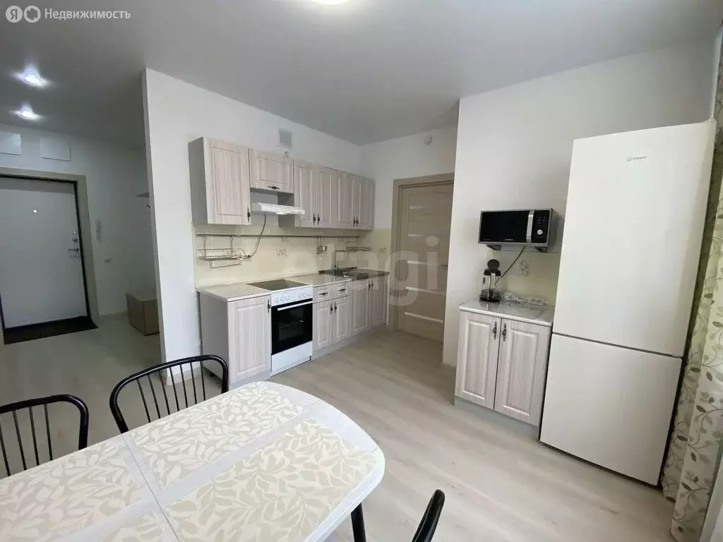2-комнатная квартира: Тюмень, Алматинская улица, 6 (45.8 м) - Фото 1