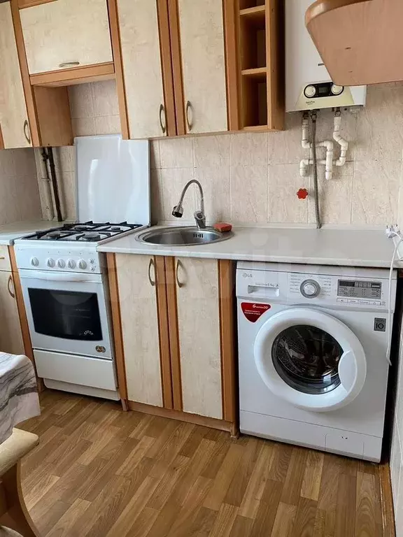 2-к. квартира, 45 м, 2/5 эт. - Фото 0