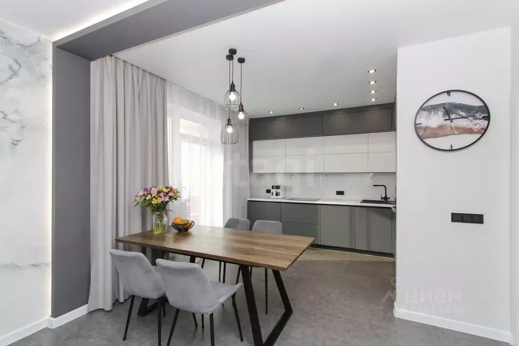 3-к кв. Тюменская область, Тюмень ул. Бакинских Комиссаров, 1 (75.1 м) - Фото 1