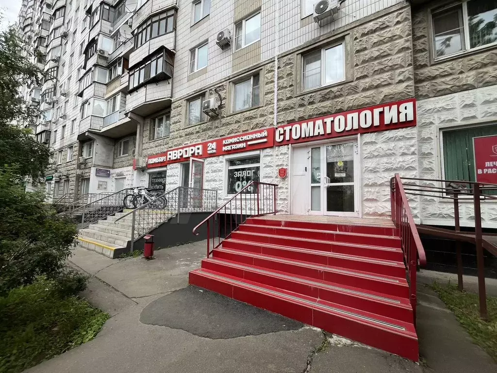 Продажа торгового помещения у метро - Фото 1