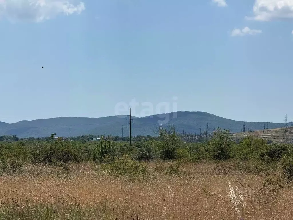 Участок в Крым, Кировский район, Первомайское с/пос, с. Изюмовка ул. ... - Фото 1