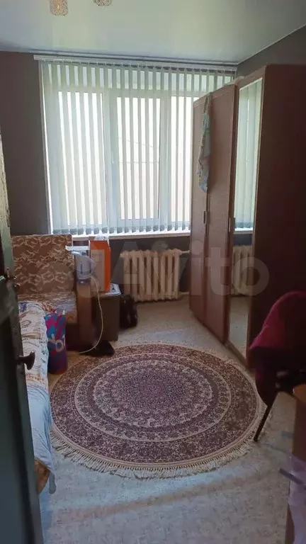 Комната 15 м в 3-к., 2/4 эт. - Фото 0