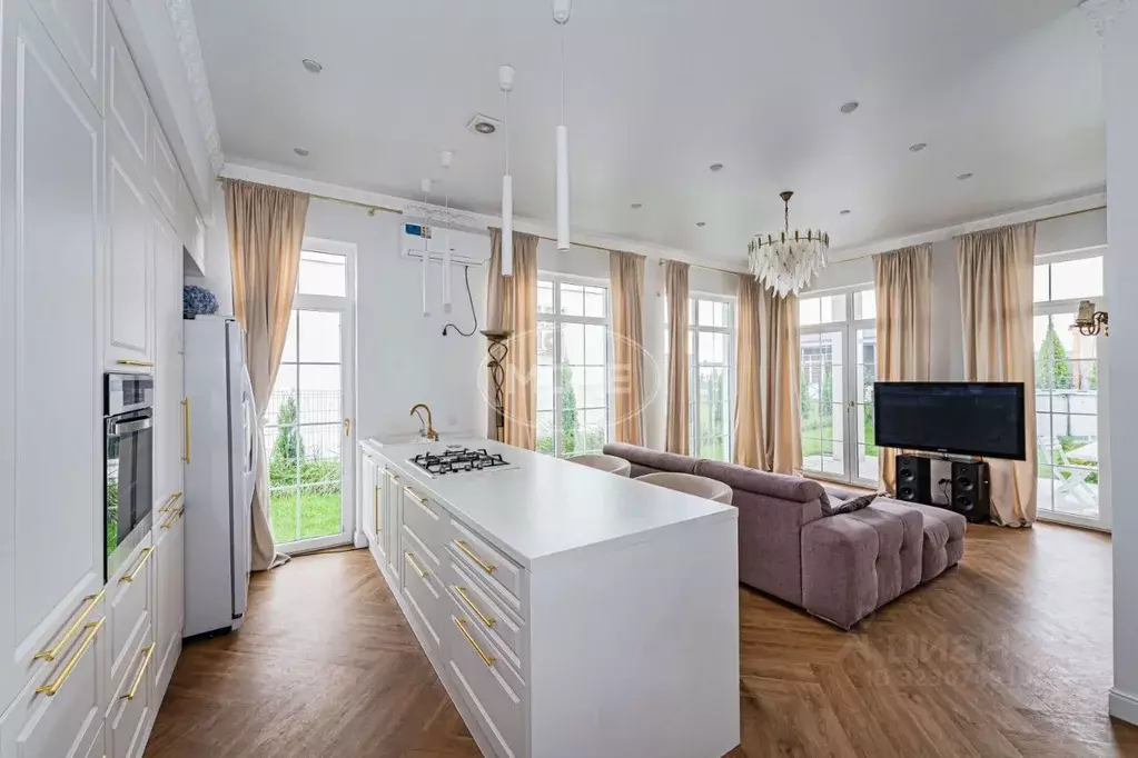 Дом в Калининградская область, Гурьевский муниципальный округ, пос. ... - Фото 1