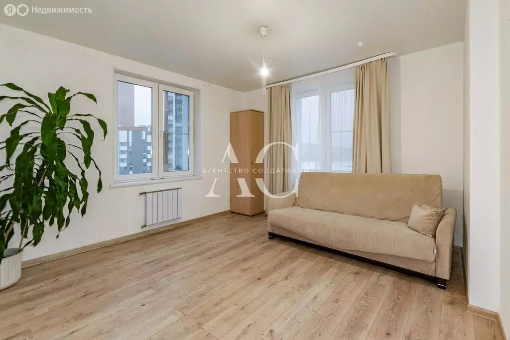 2-комнатная квартира: Екатеринбург, улица Павла Шаманова, 5/5 (57 м) - Фото 1