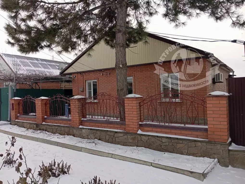 Дом в Ростовская область, пос. Матвеев Курган ул. Разина, 20 (80 м) - Фото 1