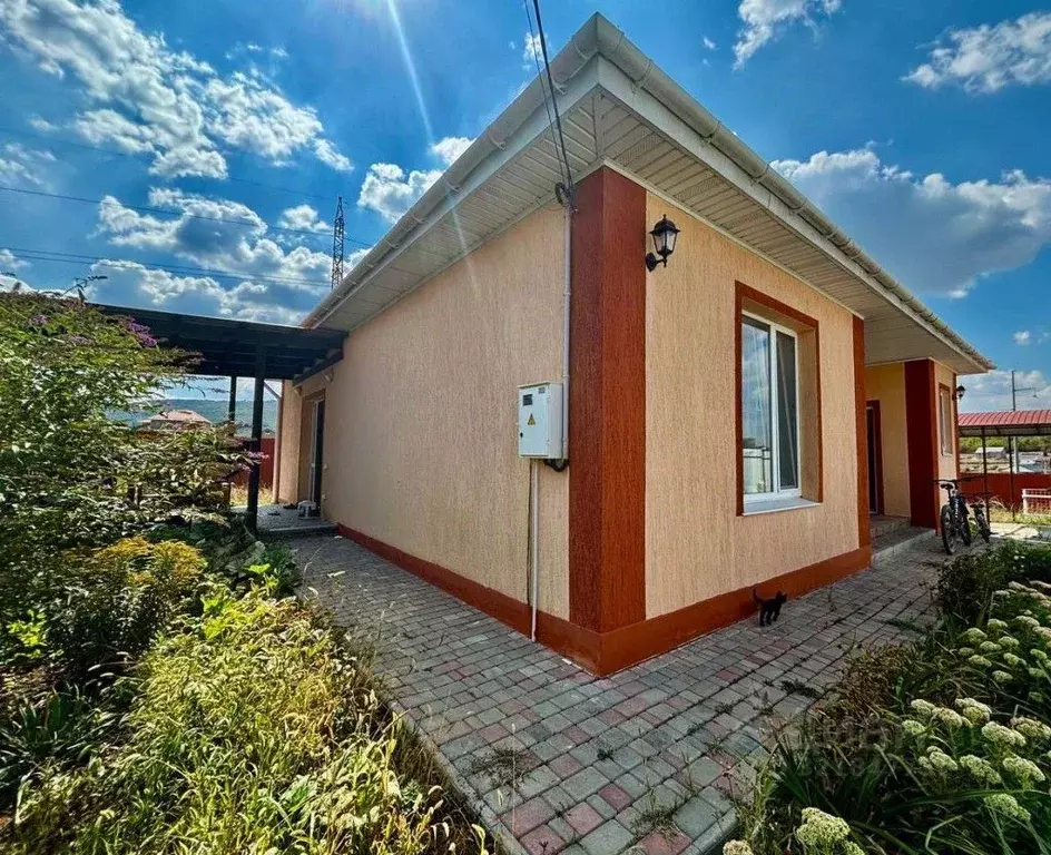 Дом в Крым, Симферопольский район, Добровское с/пос, с. Пионерское ул. ... - Фото 2