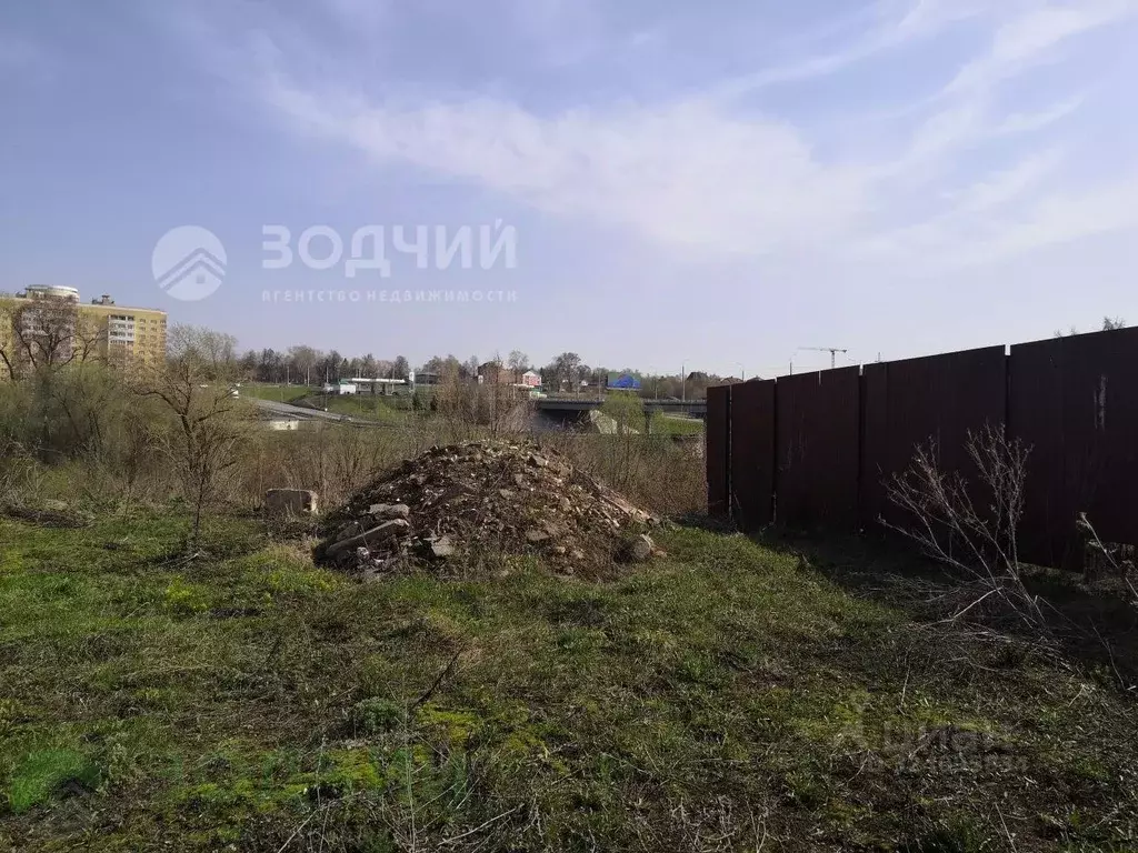 Участок в Чувашия, Чебоксары ул. Набережная реки Сугутки (4.5 сот.) - Фото 2