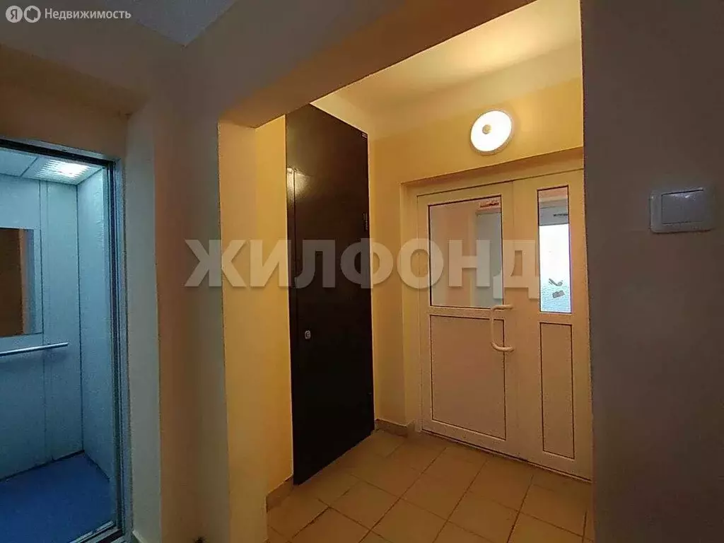 1-комнатная квартира: Брянск, улица Горбатова, 10 (70 м) - Фото 1