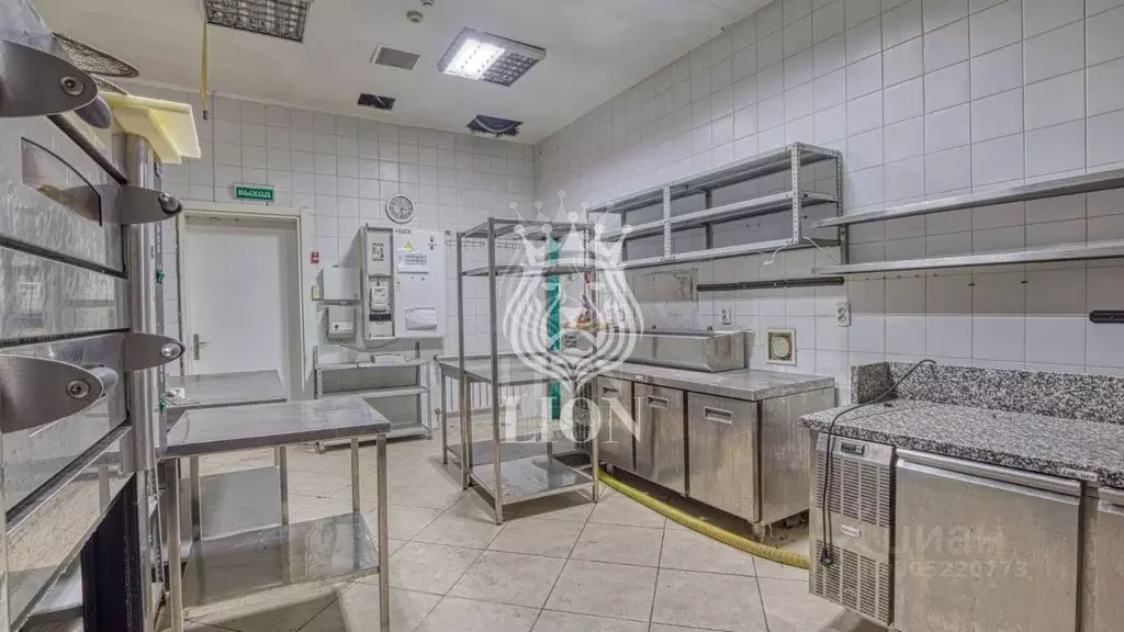 Помещение свободного назначения в Крым, Алушта ул. Краснофлотская, 1к9 ... - Фото 1