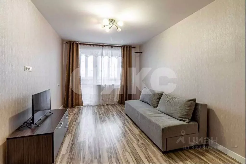 1-к кв. Крым, Симферополь просп. Победы, 60 (35.0 м) - Фото 1