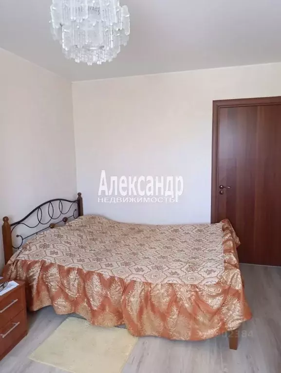 3-к кв. Санкт-Петербург, Санкт-Петербург, Петергоф дор. Бобыльская, 57 ... - Фото 0