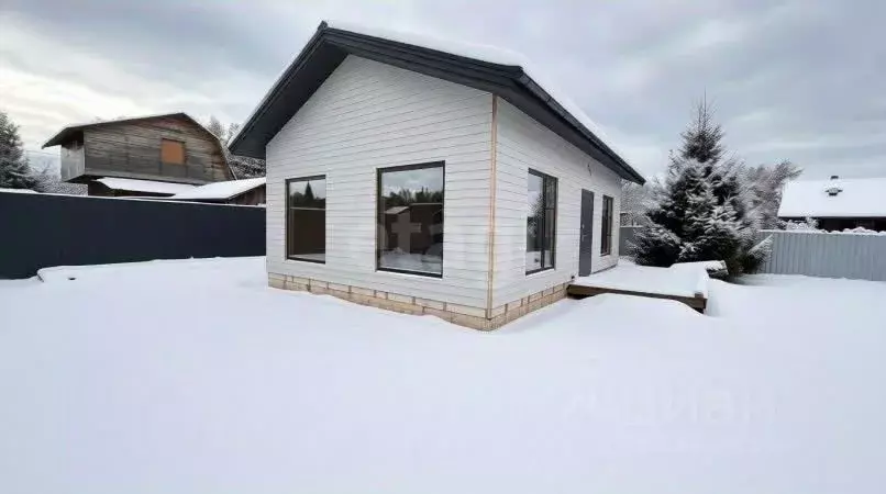 Дом в Ленинградская область, Киришский район, Будогощь пгт, Ракитино ... - Фото 1