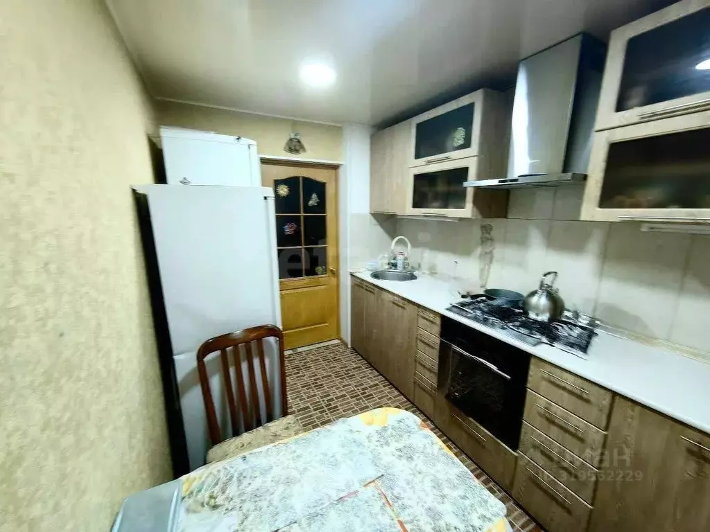 3-к кв. Белгородская область, Губкин Севастопольская ул., 8 (62.0 м) - Фото 0