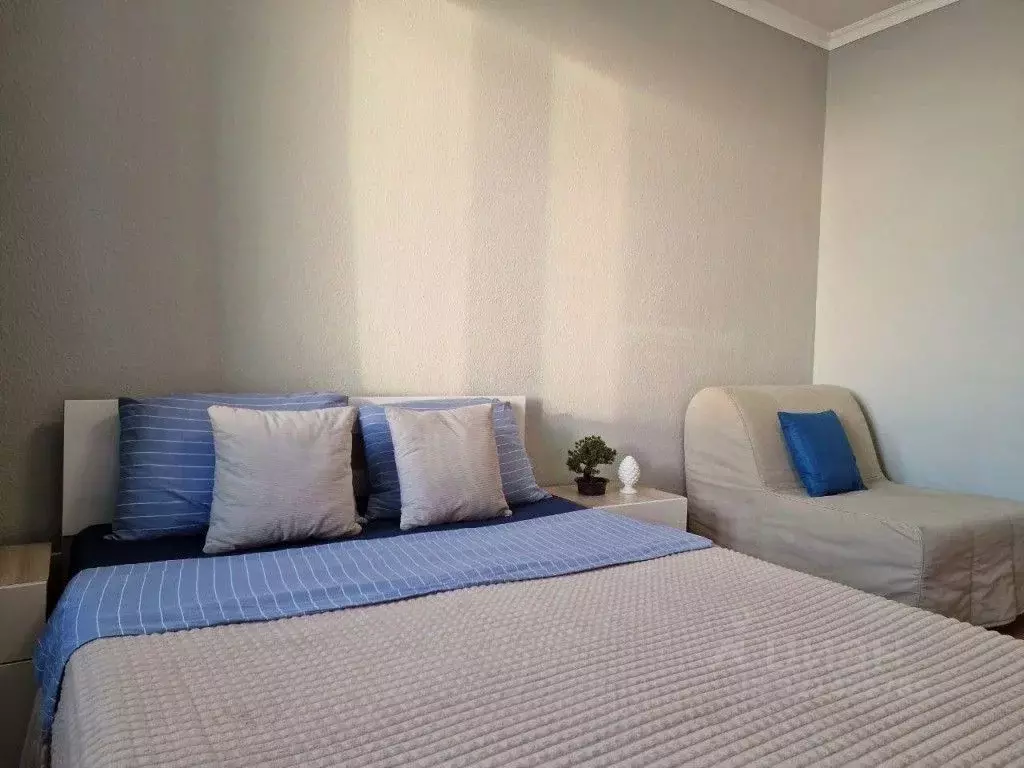 1-к кв. Свердловская область, Екатеринбург ул. Стачек, 4 (45.0 м) - Фото 2