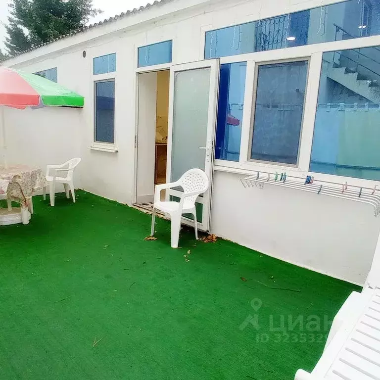 Дом в Крым, Сакский район, Штормовское с/пос, с. Поповка ул. Морская, ... - Фото 1