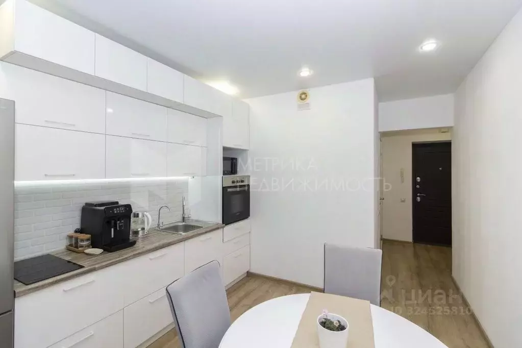 1-к кв. Тюменская область, Тюмень ул. Андрея Бушуева, 2 (34.4 м) - Фото 1