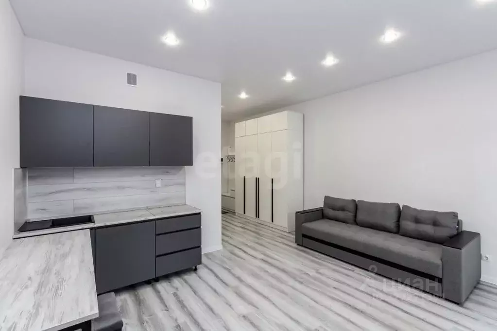 Студия Тюменская область, Тюмень ул. Евгения Войнова, 7 (29.9 м) - Фото 1