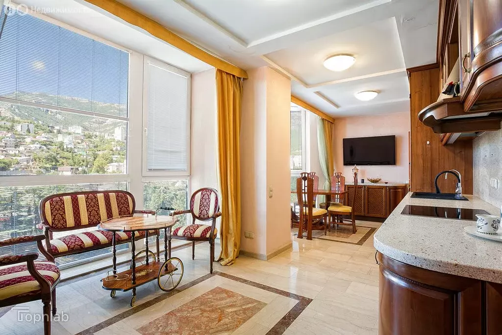 4-комнатная квартира: Ялта, Московская улица, 33А (173.5 м) - Фото 1