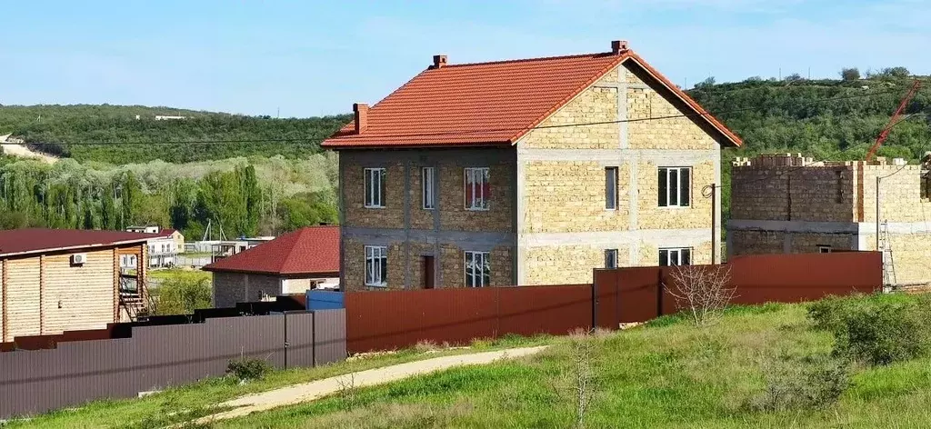 Дом в Севастополь ул. Летчика Канарева (250 м) - Фото 1