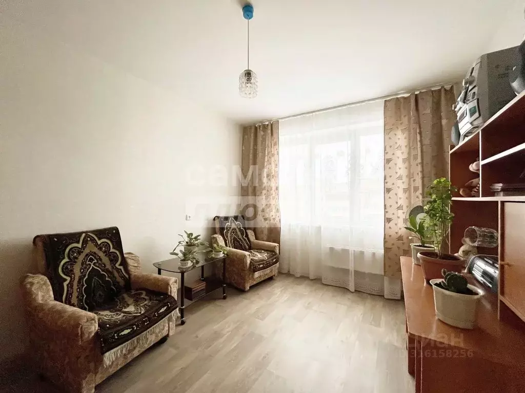 3-к кв. Кировская область, Киров просп. Строителей, 5 (68.0 м) - Фото 0