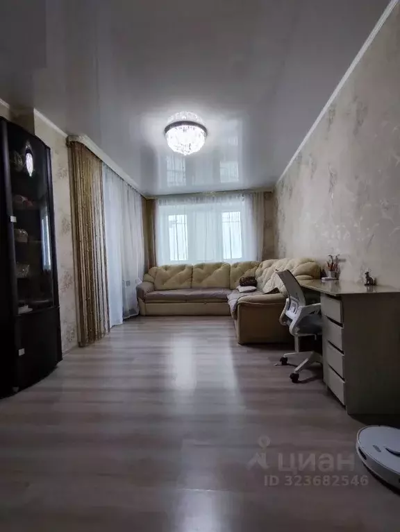 2-к кв. Омская область, Омск Светловская ул., 6 (57.1 м) - Фото 0