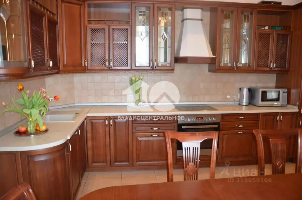 3-к кв. Новосибирская область, Новосибирск ул. Кирова, 46 (120.0 м) - Фото 0