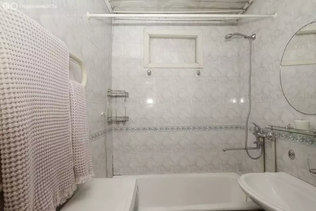3-комнатная квартира: Иркутск, улица Просвещения, 36 (54 м) - Фото 1