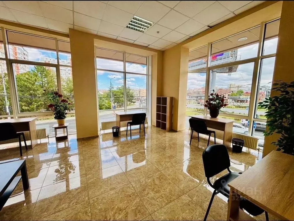 Офис в Краснодарский край, Краснодар ул. Красных Партизан, 152 (50 м) - Фото 2