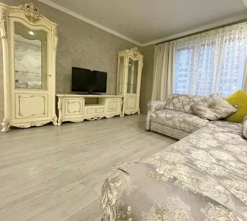 1-к кв. Татарстан, Казань ул. Сибгата Хакима, 42 (56.0 м) - Фото 0