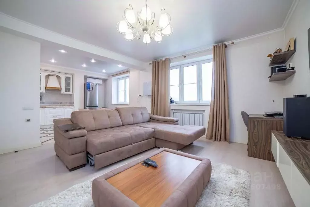 1-к кв. Свердловская область, Екатеринбург ул. Громова, 28 (67.7 м) - Фото 1