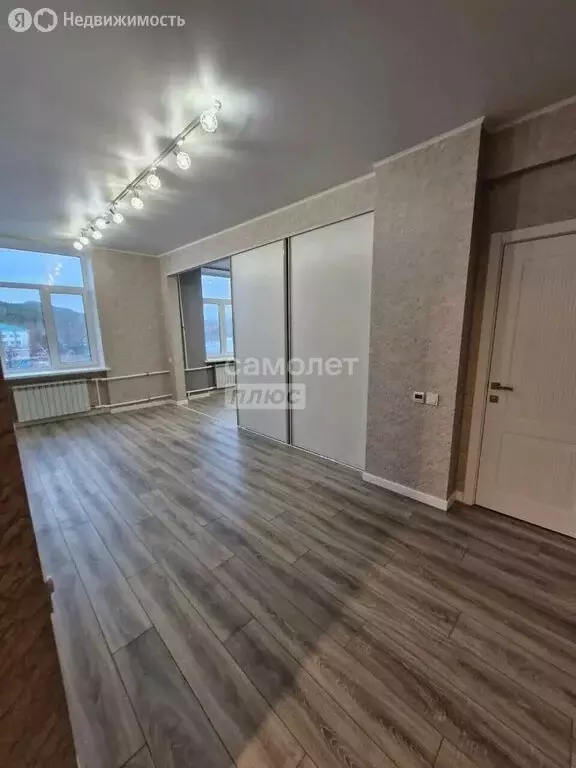 3-комнатная квартира: Октябрьский, улица Горького, 2 (85.7 м) - Фото 1