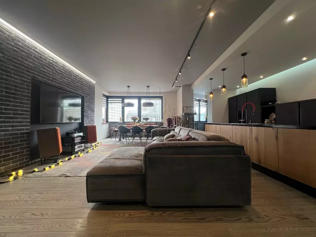 Продаётся 4-к квартира, 145 м - Фото 0