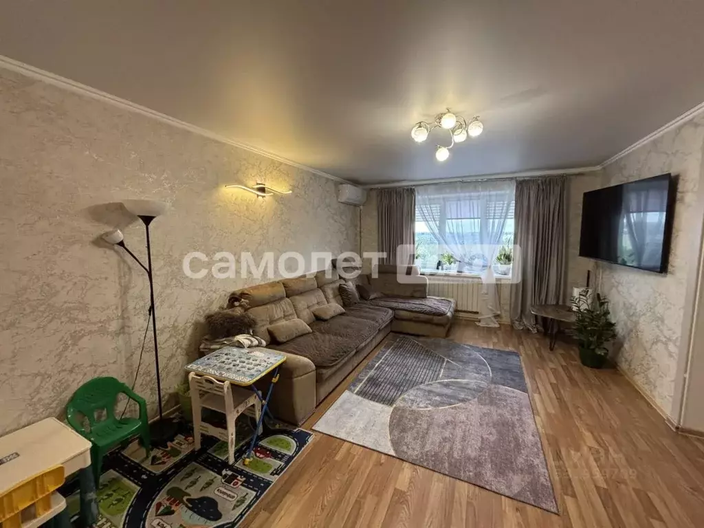 3-к кв. Белгородская область, Белгород ул. Есенина, 32 (79.2 м) - Фото 2