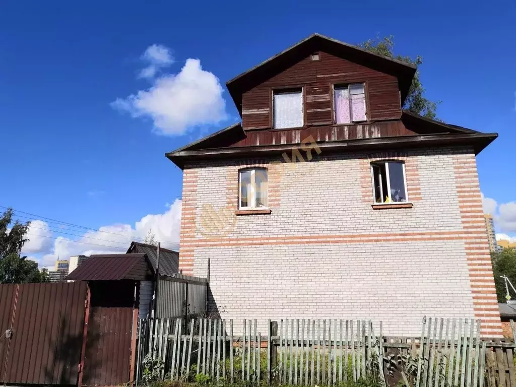 Участок в Ленинградская область, Мурино Всеволожский район, Вокзальная ... - Фото 0