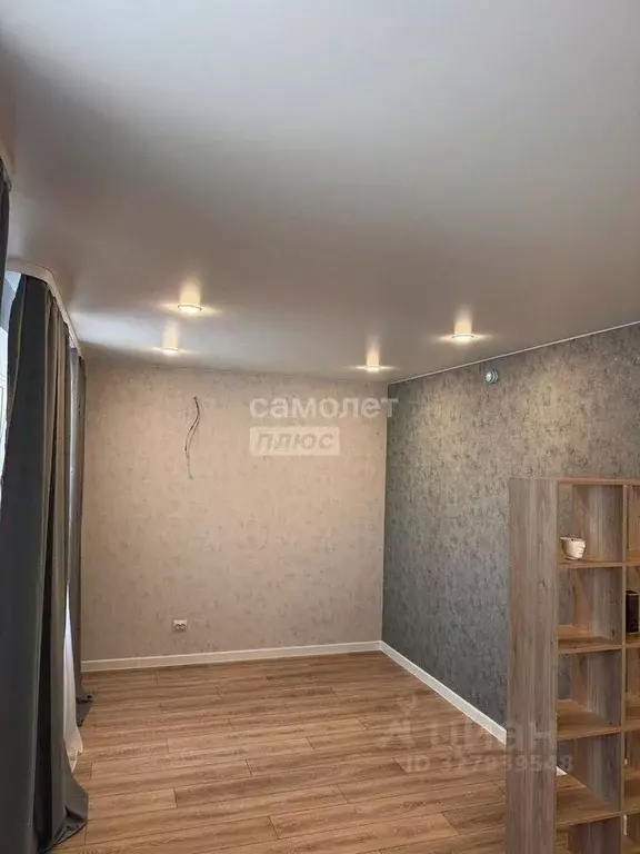 Студия Тюменская область, Тюмень ул. Новоселов, 90 (29.7 м) - Фото 1