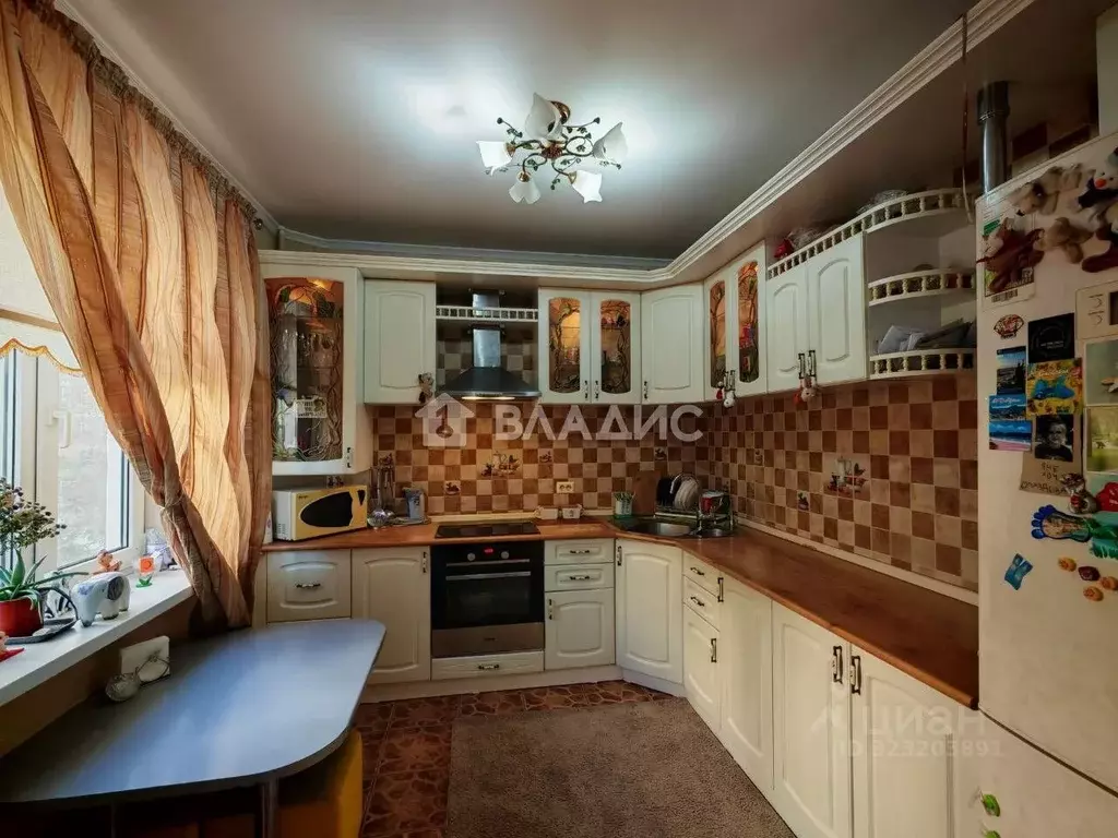 3-к кв. Белгородская область, Белгород ул. Буденного, 14б (71.3 м) - Фото 1