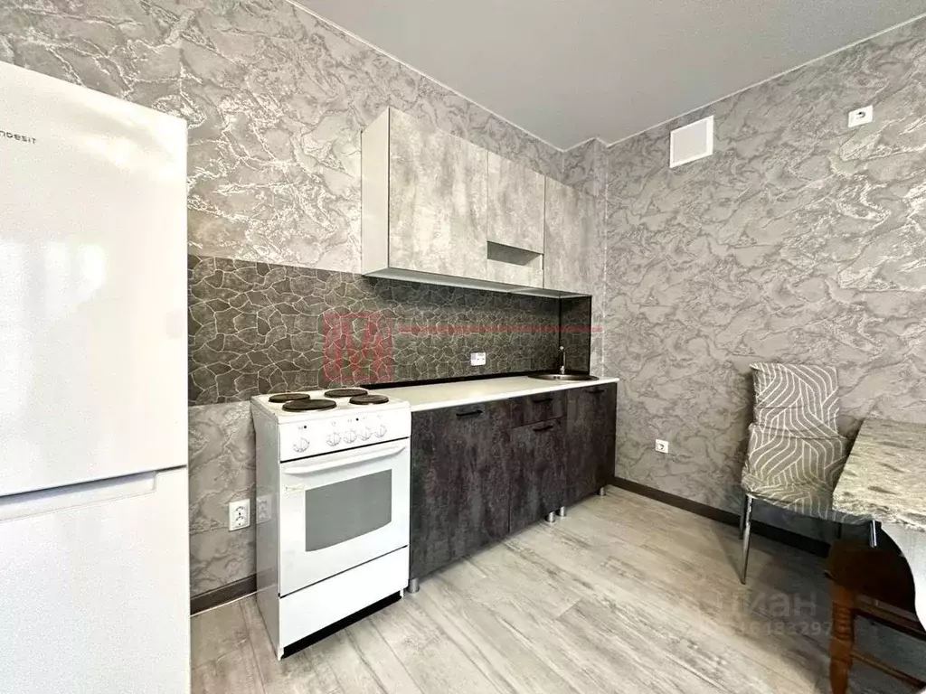 2-к кв. Белгородская область, Старый Оскол Космос мкр, 11 (56.0 м) - Фото 0