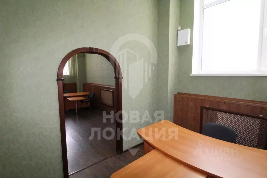 Помещение свободного назначения в Омская область, Омск просп. ... - Фото 1