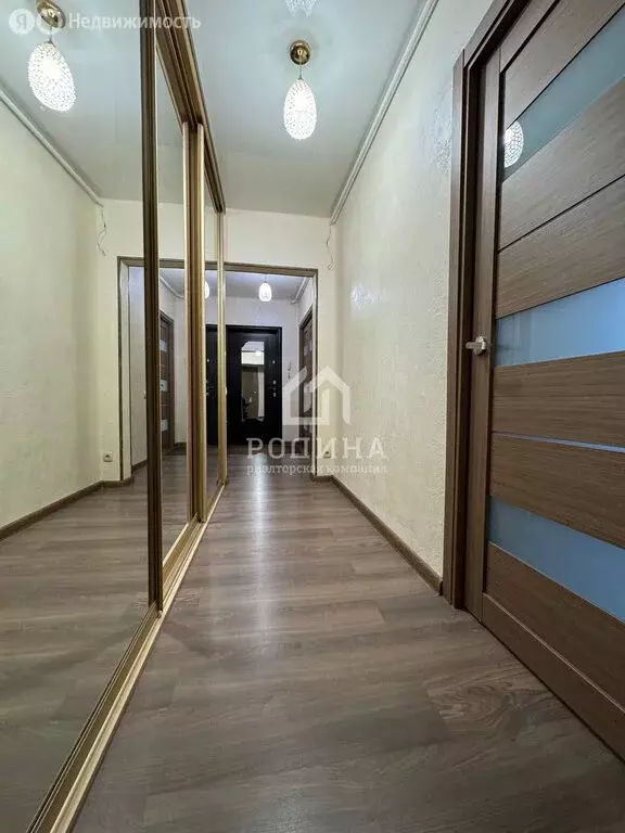3-комнатная квартира: Хабаровск, Тихоокеанская улица, 170А (66.8 м) - Фото 1