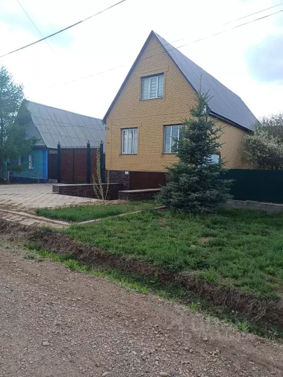 Дом в Оренбургская область, пос. Саракташ ул. Степная, 71А (152 м) - Фото 1