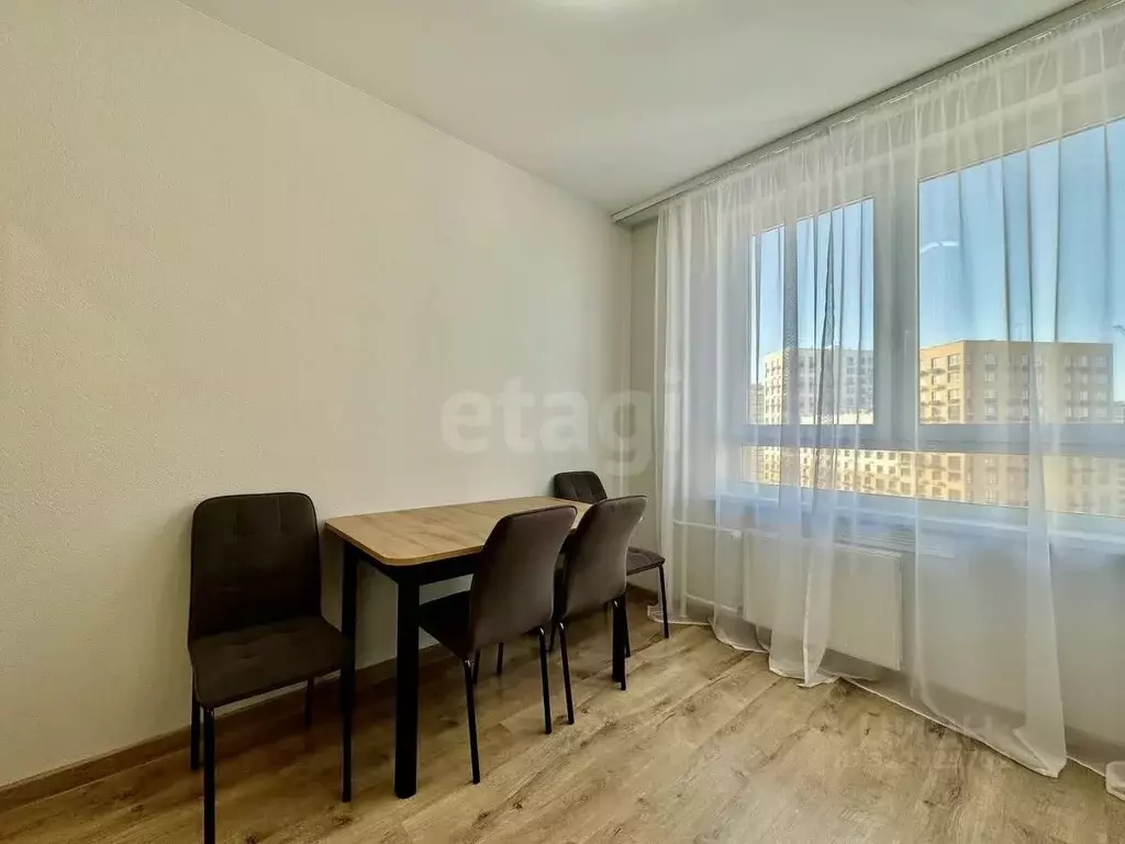 1-к кв. Тюменская область, Тюмень ул. Фармана Салманова, 21 (35.0 м) - Фото 2