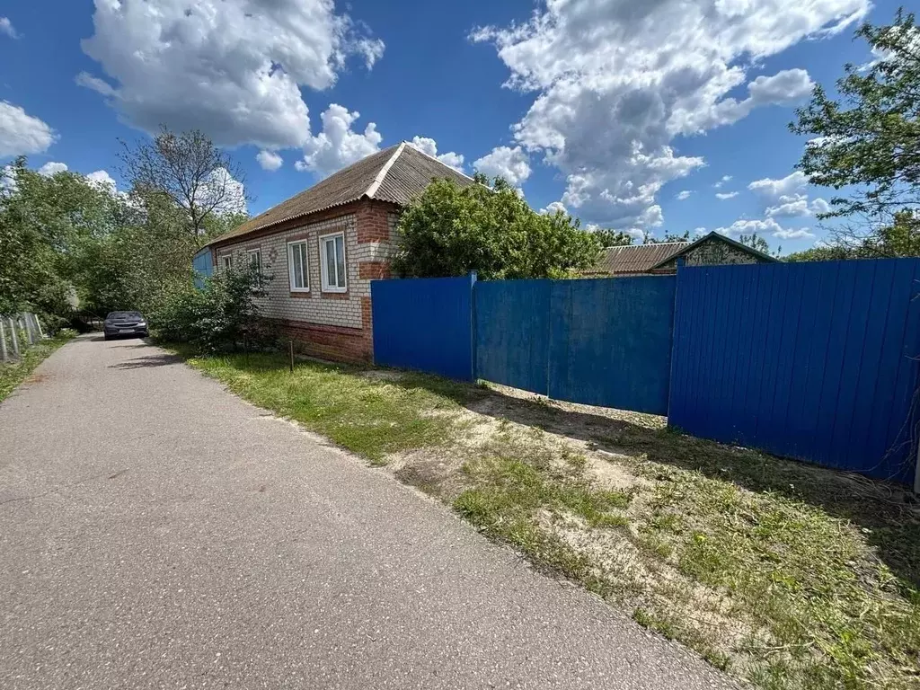 Дом в Белгородская область, Валуйки ул. Чернышевского, 26Б (126 м) - Фото 0