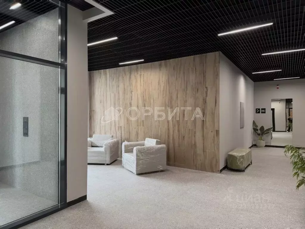 3-к кв. Тюменская область, Тюмень ул. Василия Подшибякина, 7 (82.0 м) - Фото 2