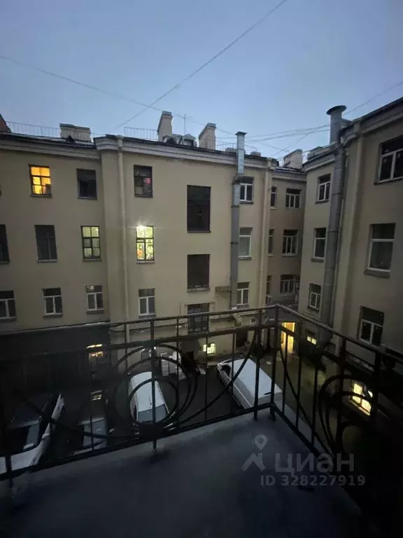 Комната Санкт-Петербург 10-я Васильевского острова линия, 25/42 (18.5 ... - Фото 2