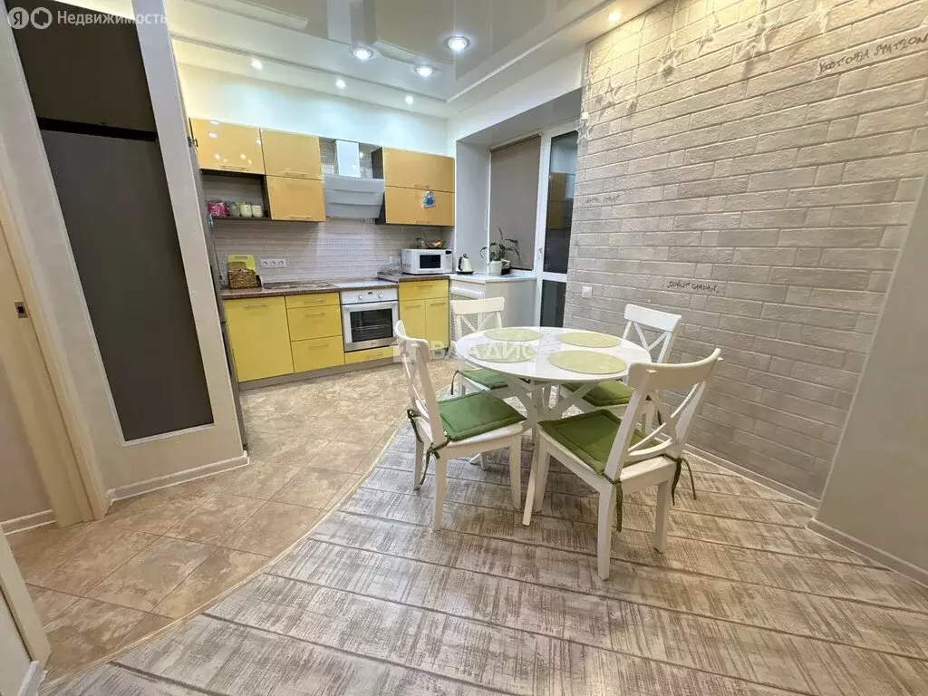 3-комнатная квартира: Сыктывкар, улица Клары Цеткин, 50 (58.8 м) - Фото 1