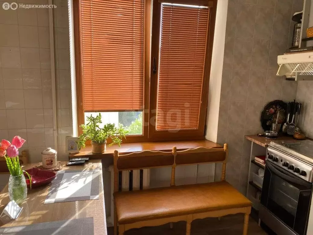 3-комнатная квартира: Симферополь, улица Куйбышева, 19 (71.1 м) - Фото 1
